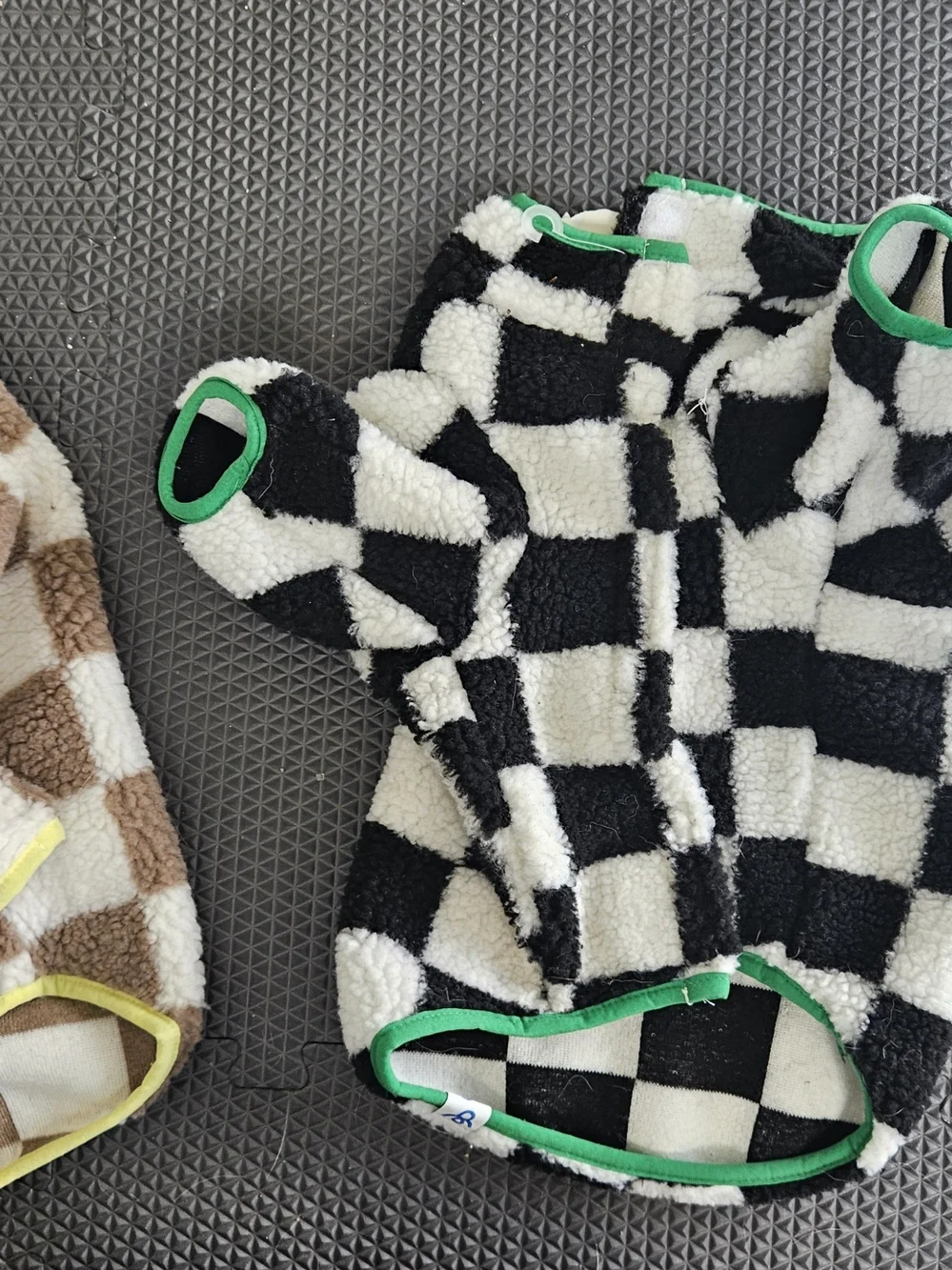 Oodles Lot of 2 Size M Fleece warm Dog Coats Check Design